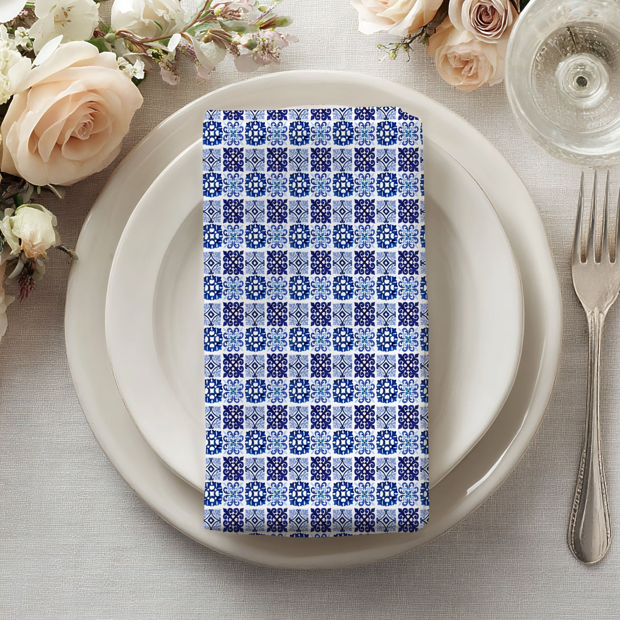 Blue Tile Pattern Cloth Napkin Set (4) — Vintage Mediterranean Dinner Napkins